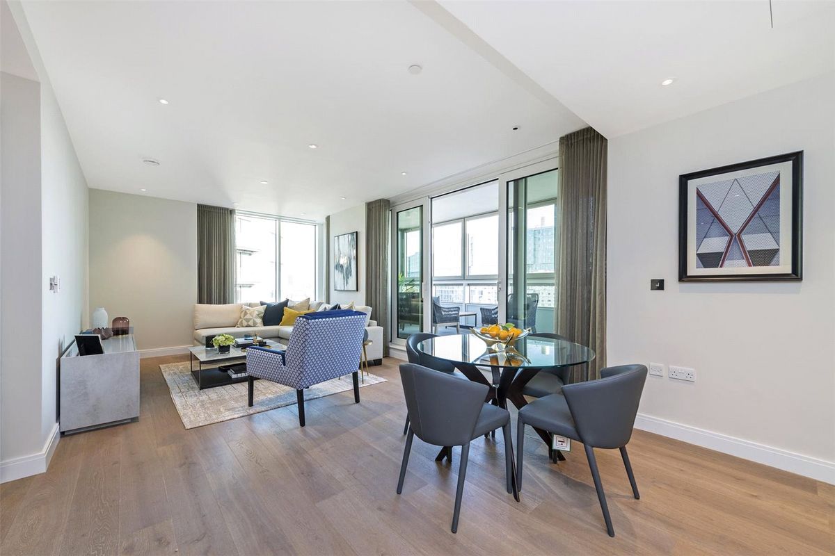 Chelsea Bridge Vista - Luxury Two Bedroom Apartment thumbnail 4