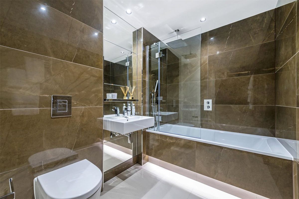 Chelsea Bridge Vista - Luxury Two Bedroom Apartment thumbnail 6