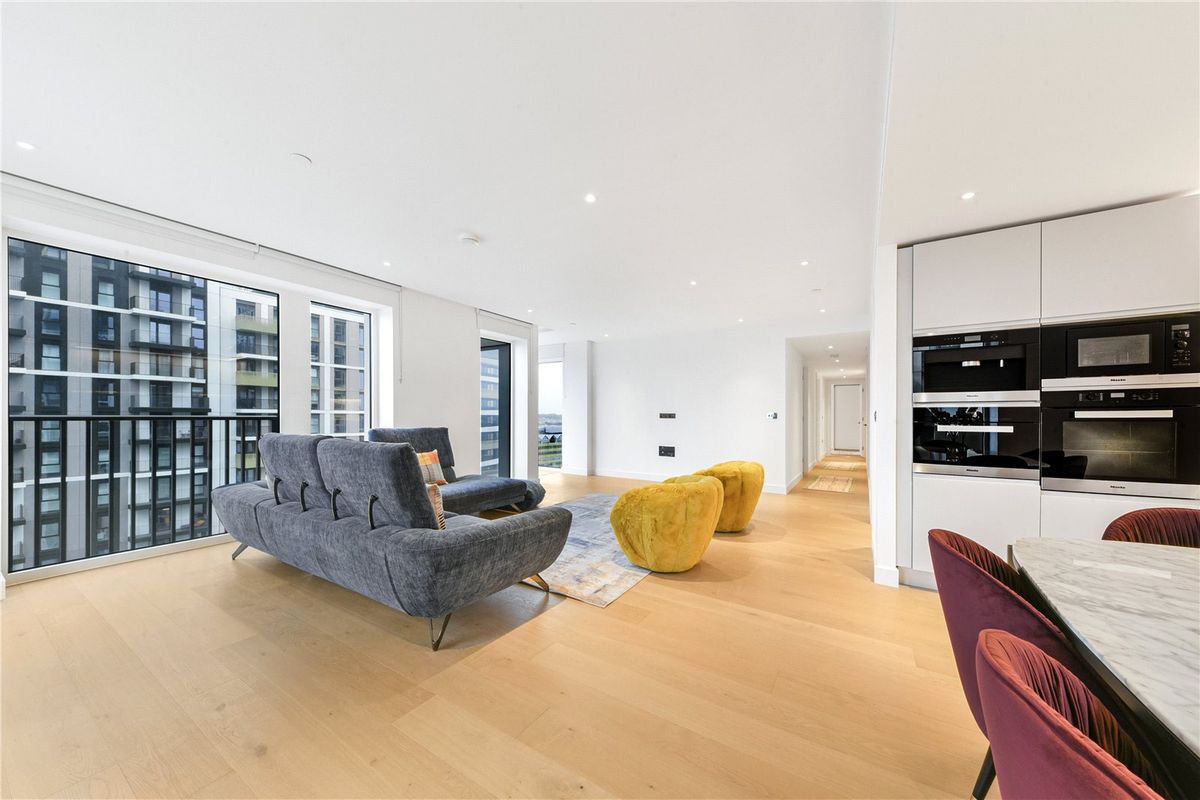 White City Living – Luxury One Bedroom Apartment thumbnail 4