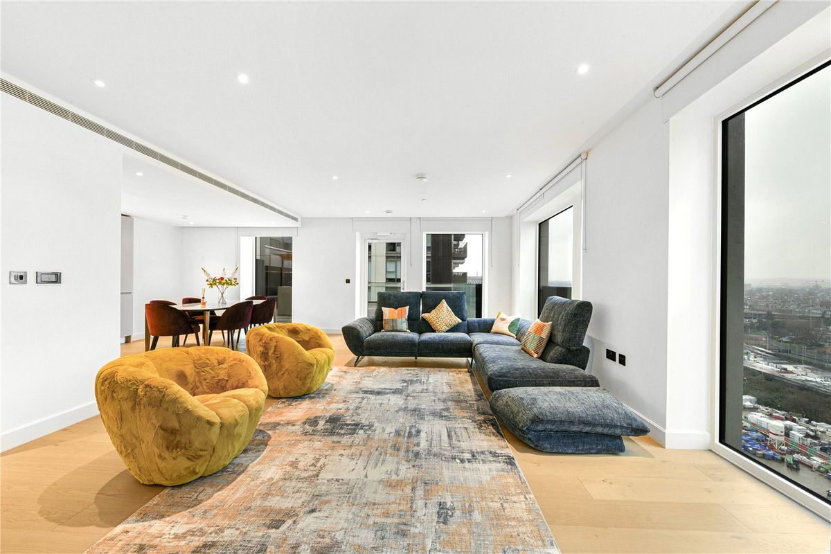 White City Living – Luxury One Bedroom Apartment thumbnail 5