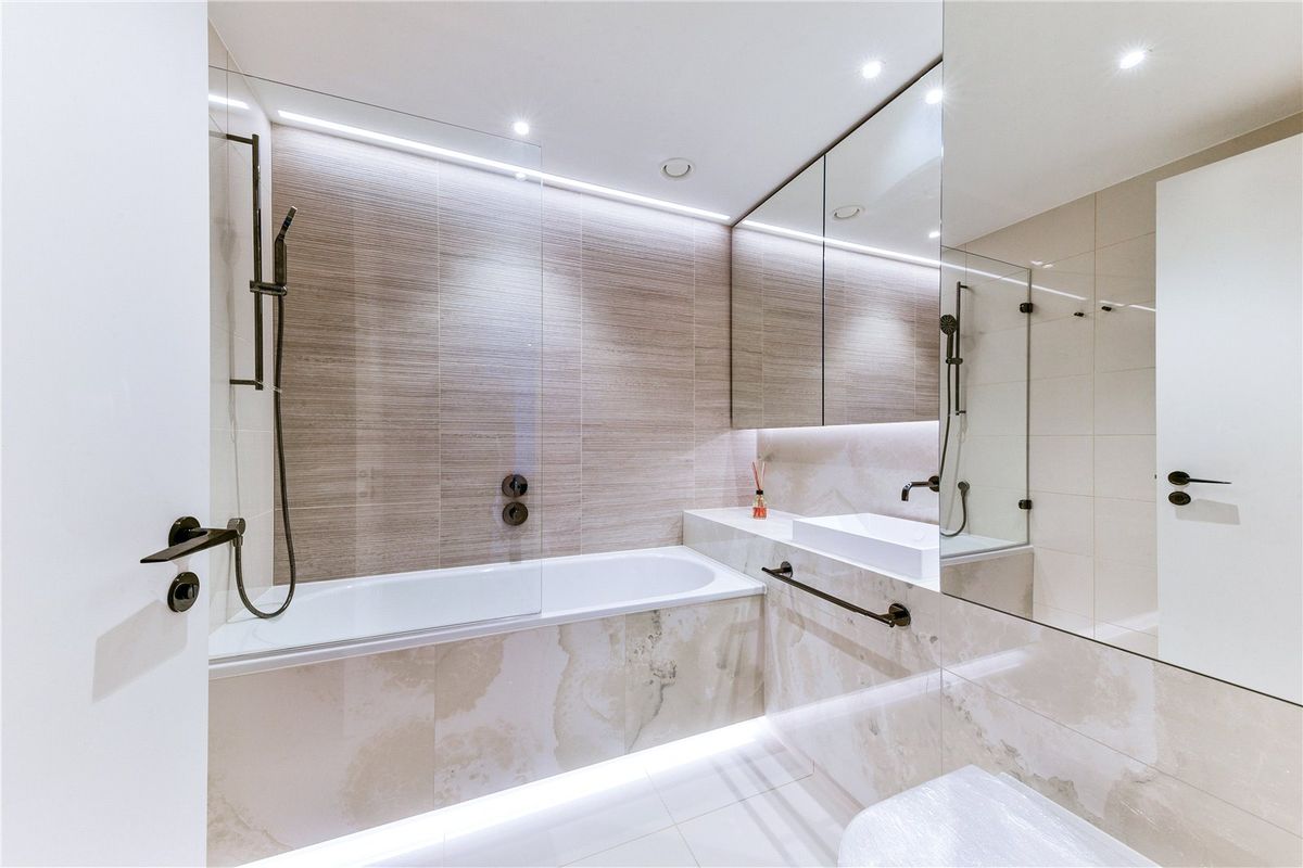 White City Living – Luxury One Bedroom Apartment thumbnail 12