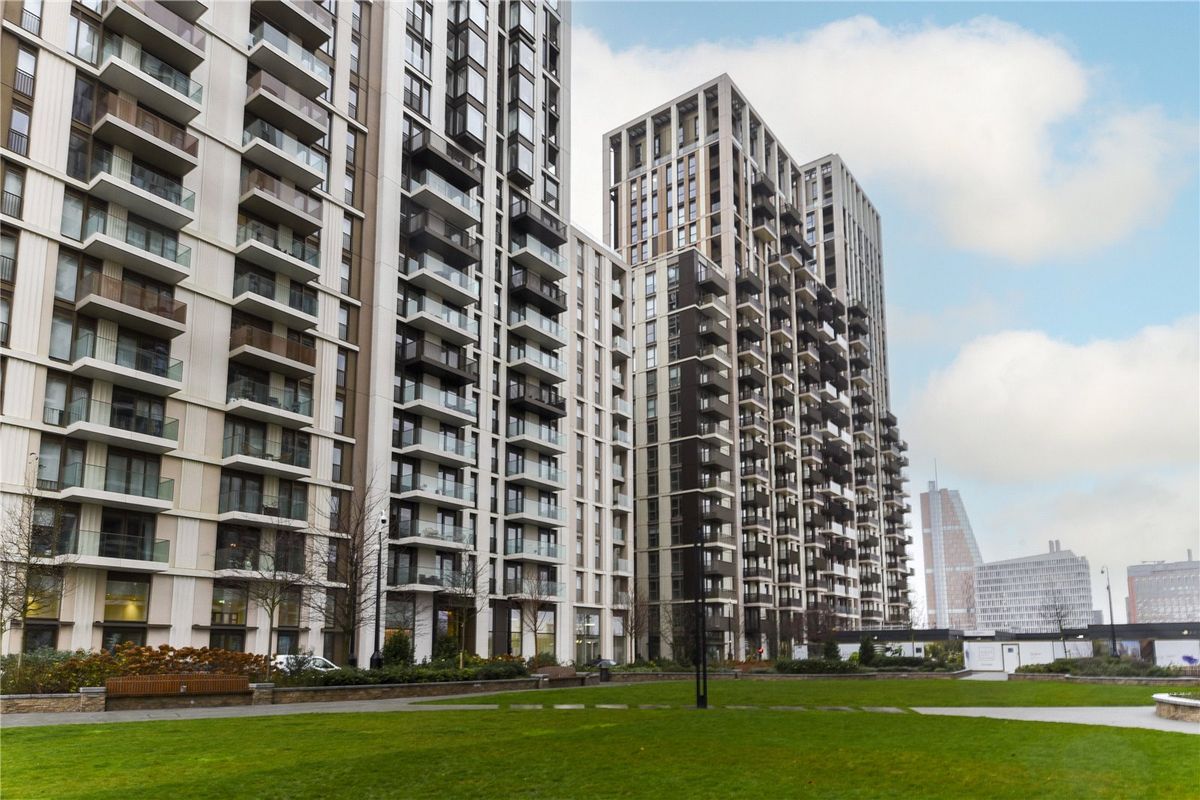 White City Living – Luxury One Bedroom Apartment thumbnail 14