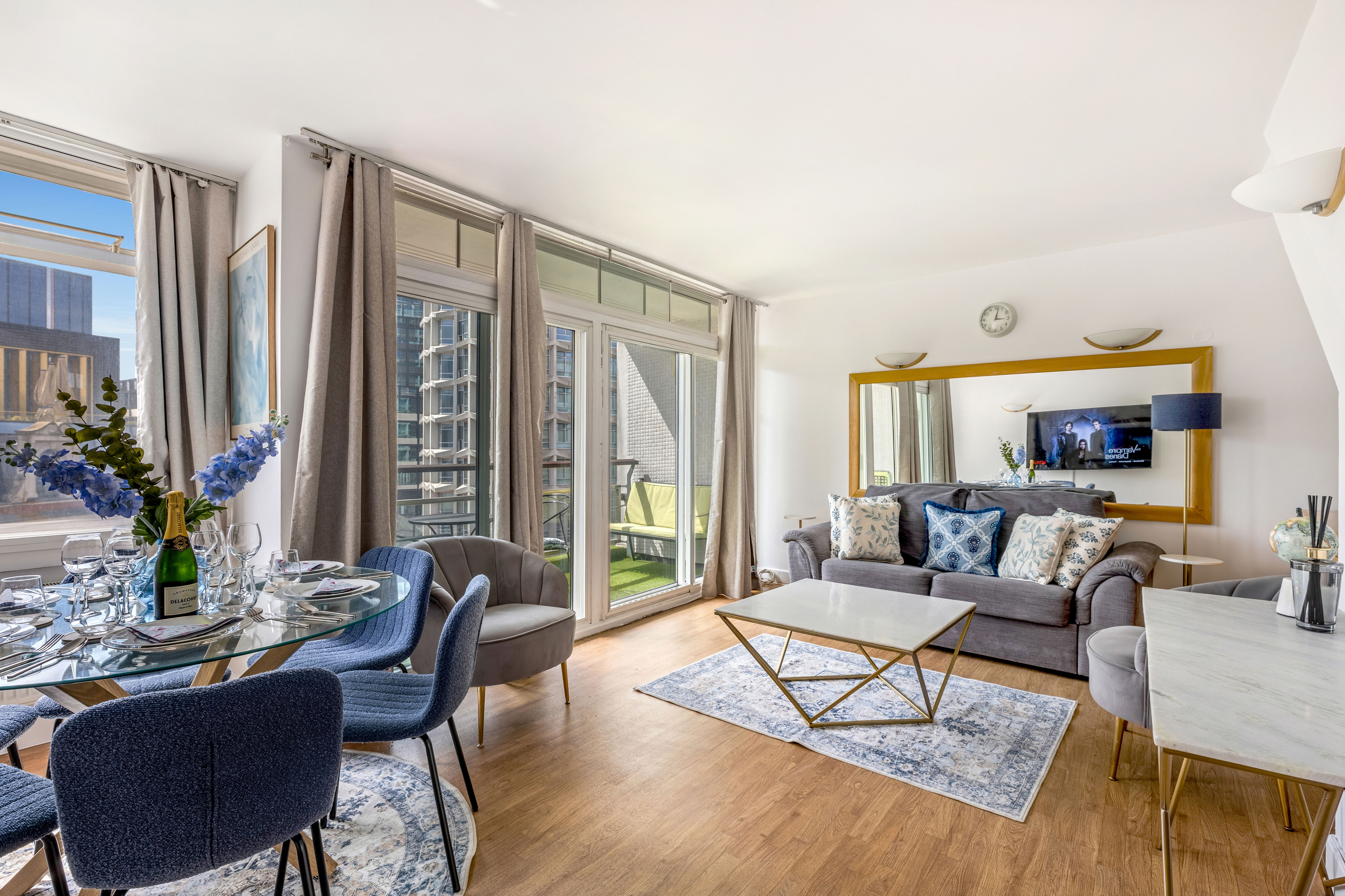 Luxury Two-Bedroom Duplex – Centre Point House thumbnail 2