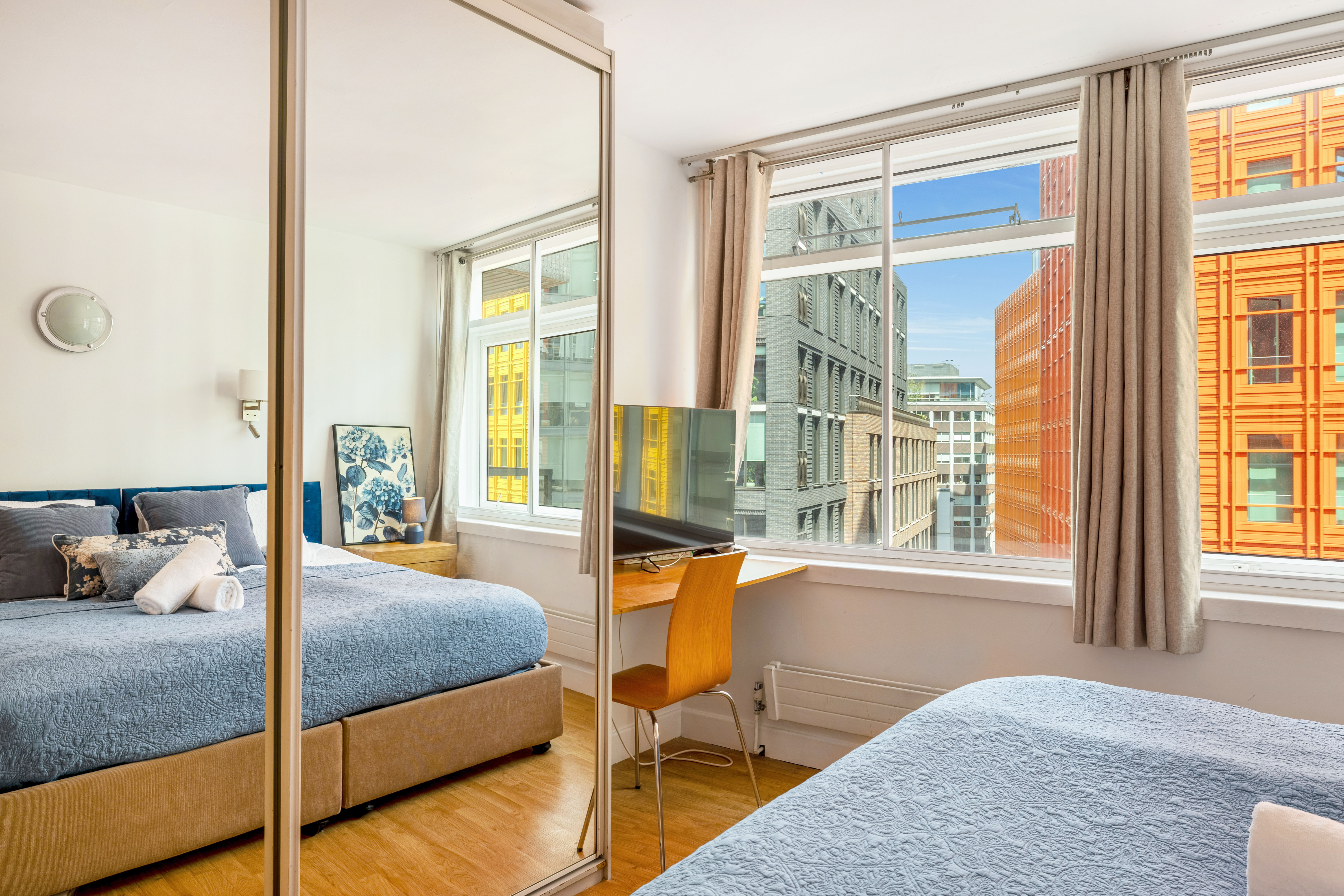 Luxury Two-Bedroom Duplex – Centre Point House thumbnail 10