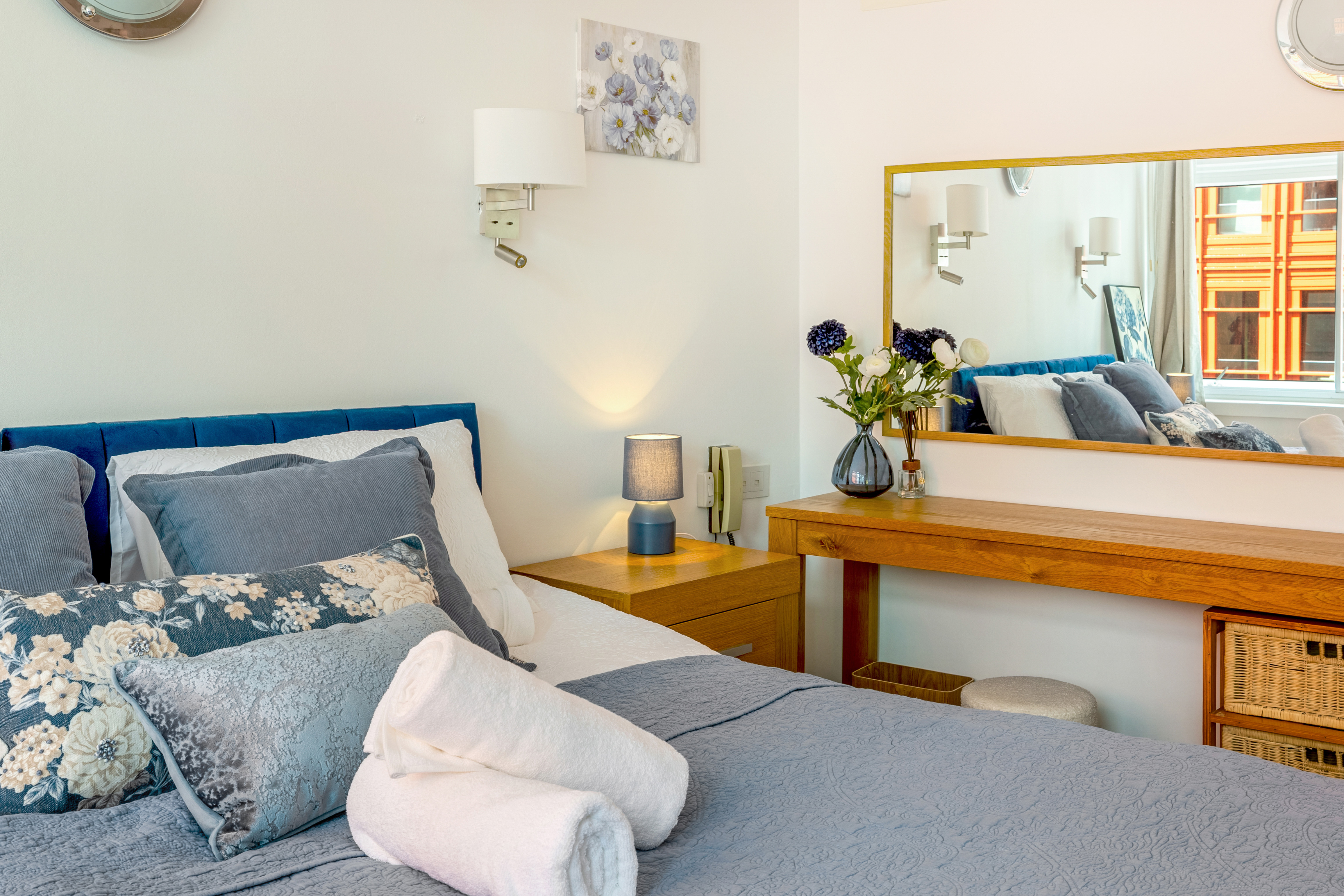 Luxury Two-Bedroom Duplex – Centre Point House thumbnail 11