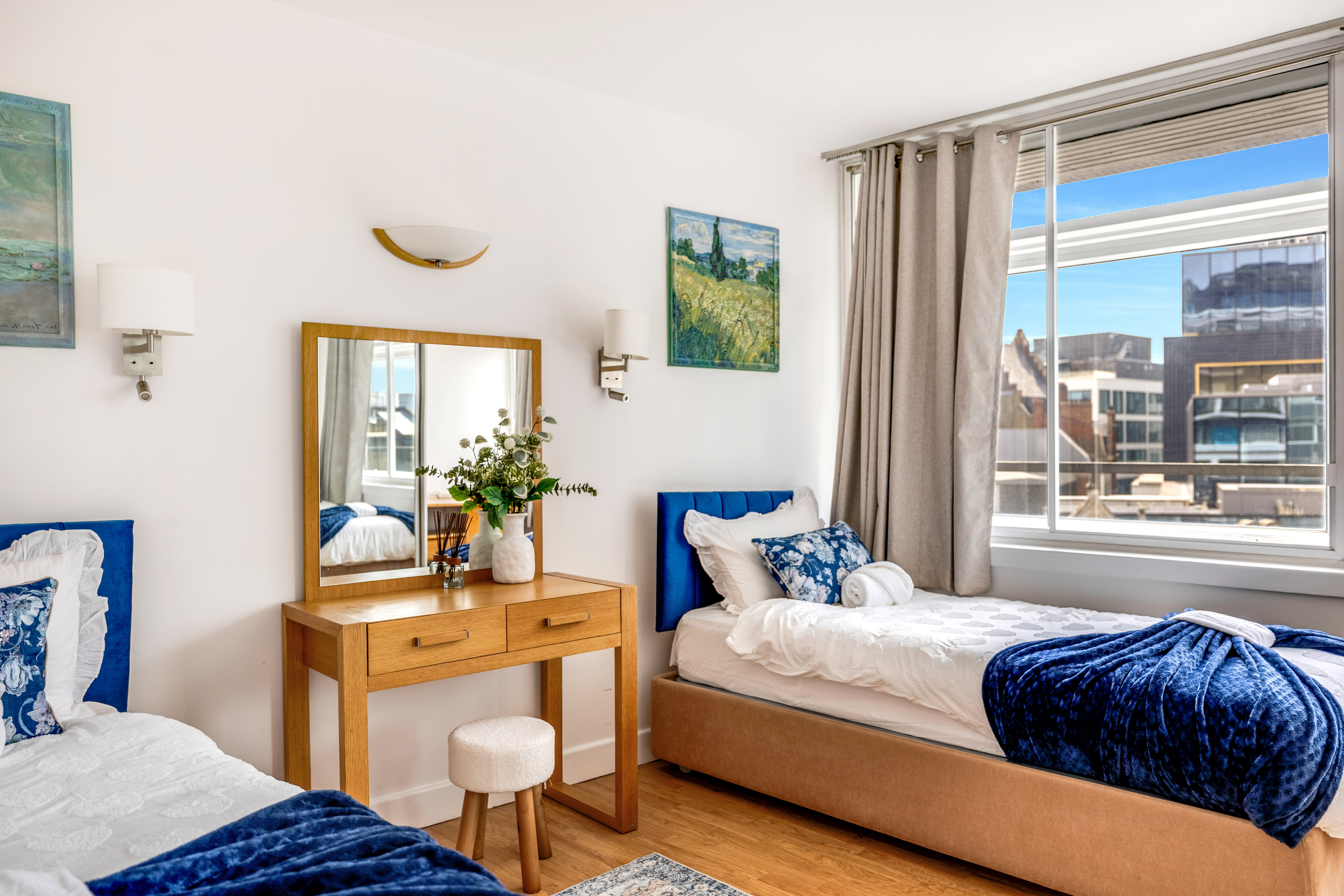 Luxury Two-Bedroom Duplex – Centre Point House thumbnail 12